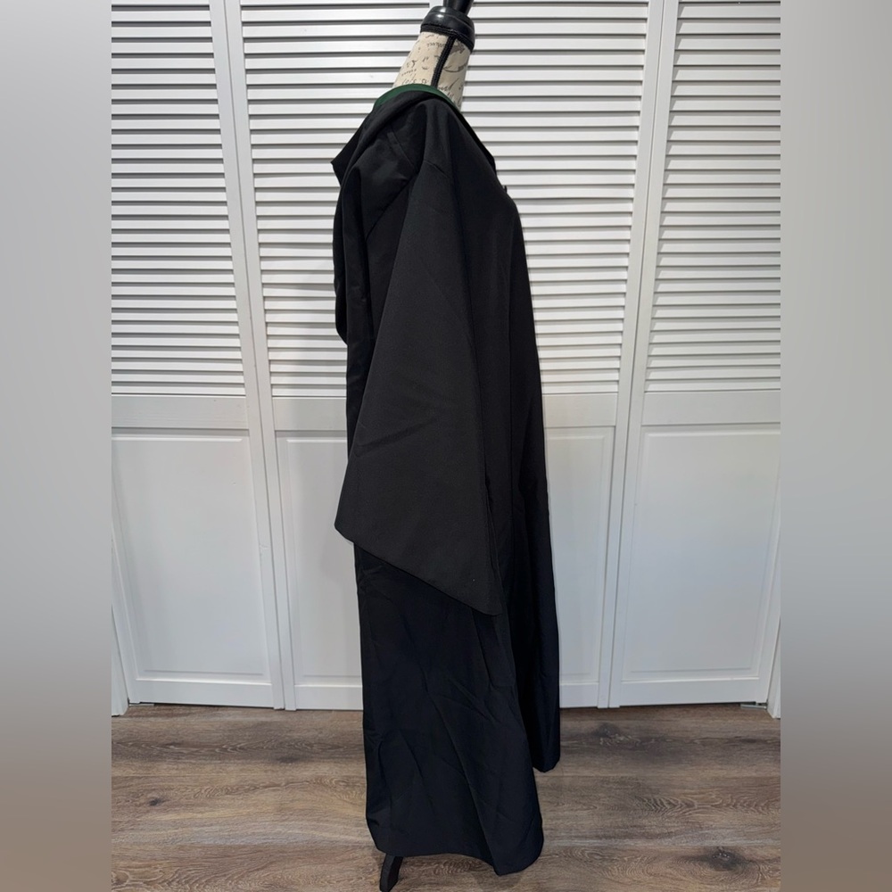 NWOT🐍Universal Studios The Wizarding World Of Harry Potter Slytherin House Robe - Picture 6 of 13